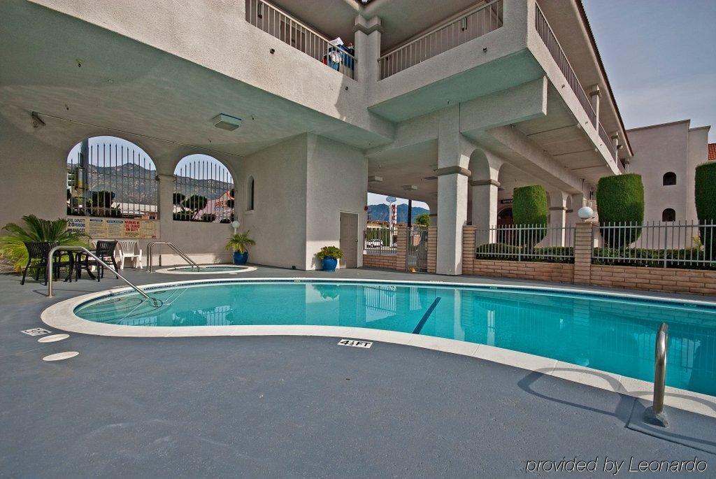 Best Western Pasadena Royale Inn & Suites Екстериор снимка